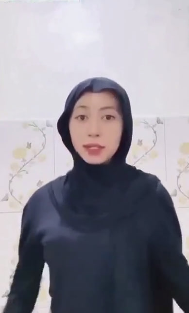 gesekdikit-Gadis Cantik Tocil Jilbab Hitam