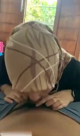 gesekdikit-Sepongan Gadis Manis Hijab Imut