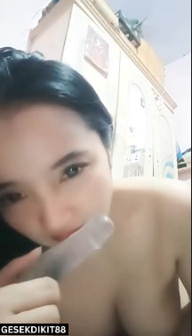 gesekdikit-Si Cantik Belajar Colmek Dildo